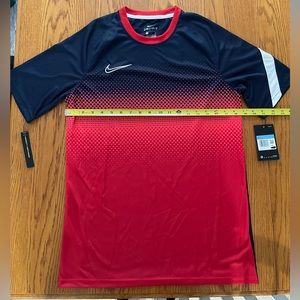 Nike Soccer T-Shirt Tee - size medium